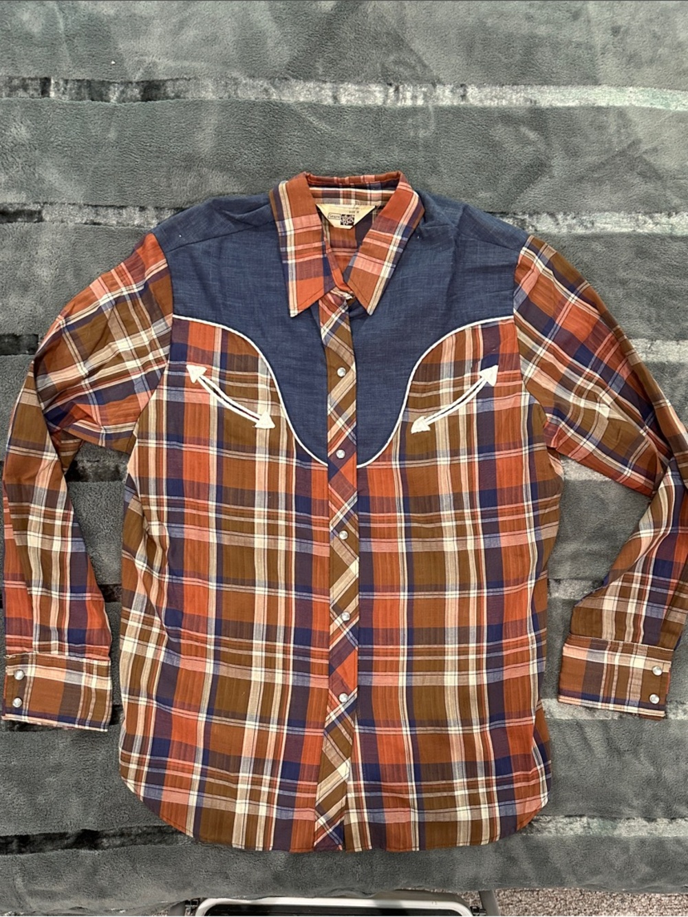Men's Vintage Rust Navy Plaid Western Shirt Snaps Smiley Pockets Trim!